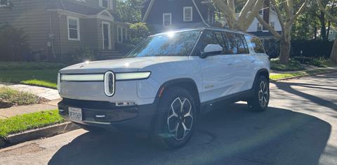 Rivian R1S 2023