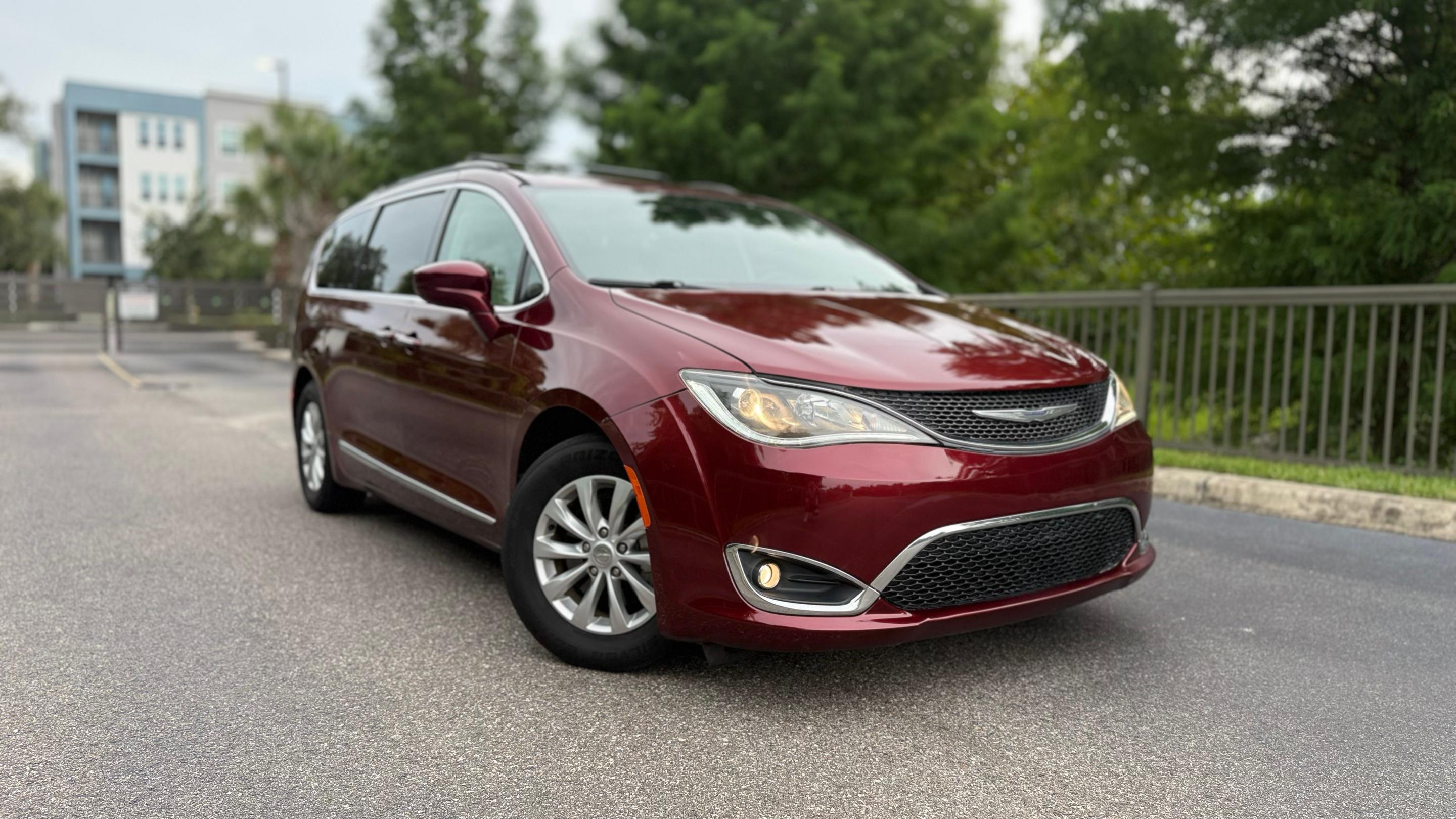 Chrysler Pacifica 2017 in Orlando, FL