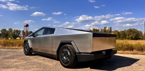 Tesla Cybertruck 2025