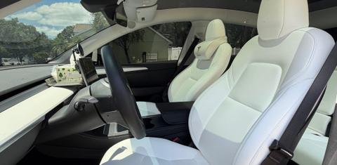 Tesla Model Y 2025