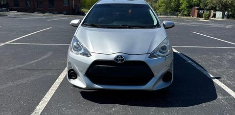 Toyota Prius c 2016