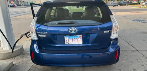 Toyota Prius v 2012