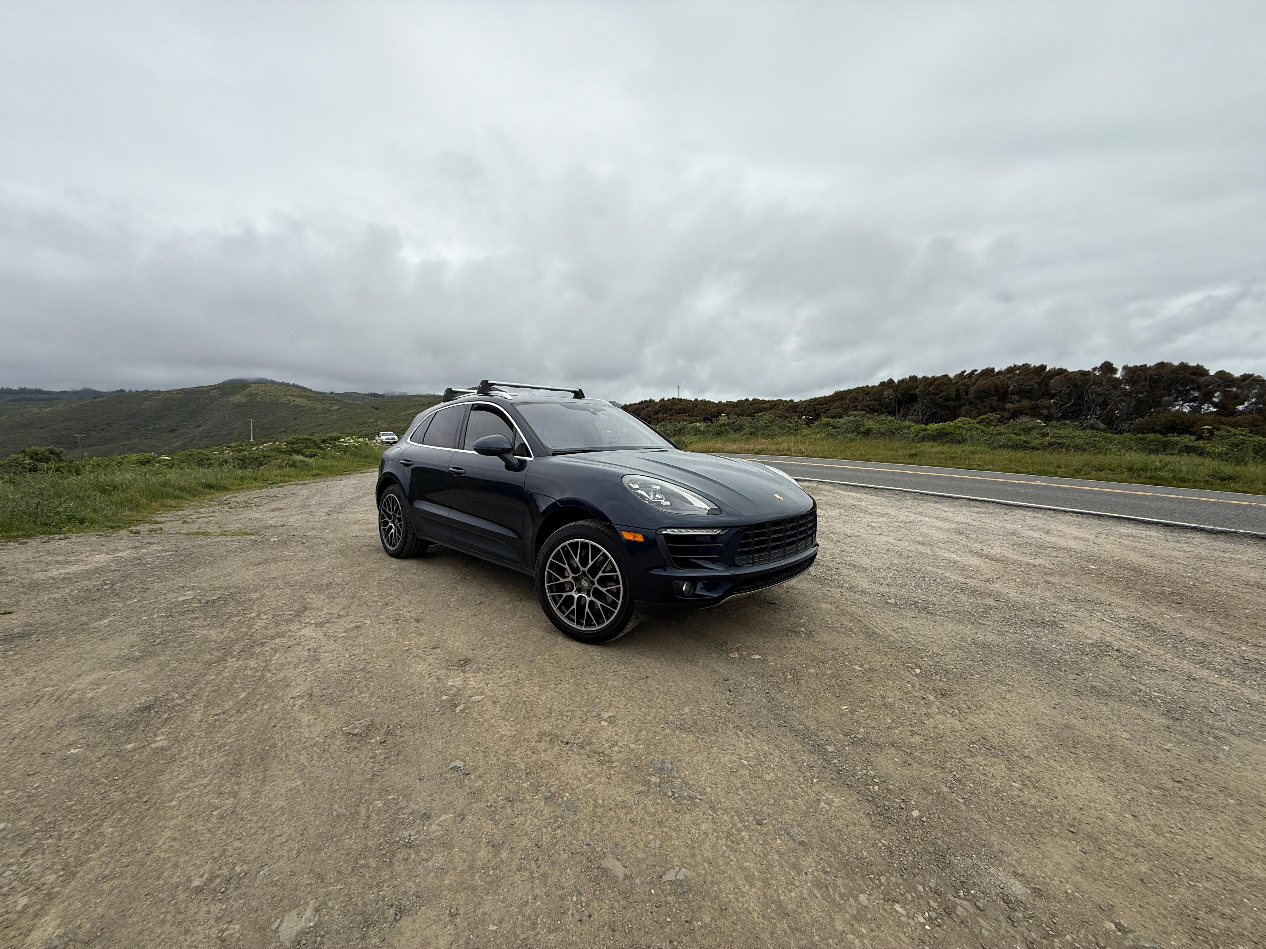 Porsche Macan 2018 in San Bruno, CA