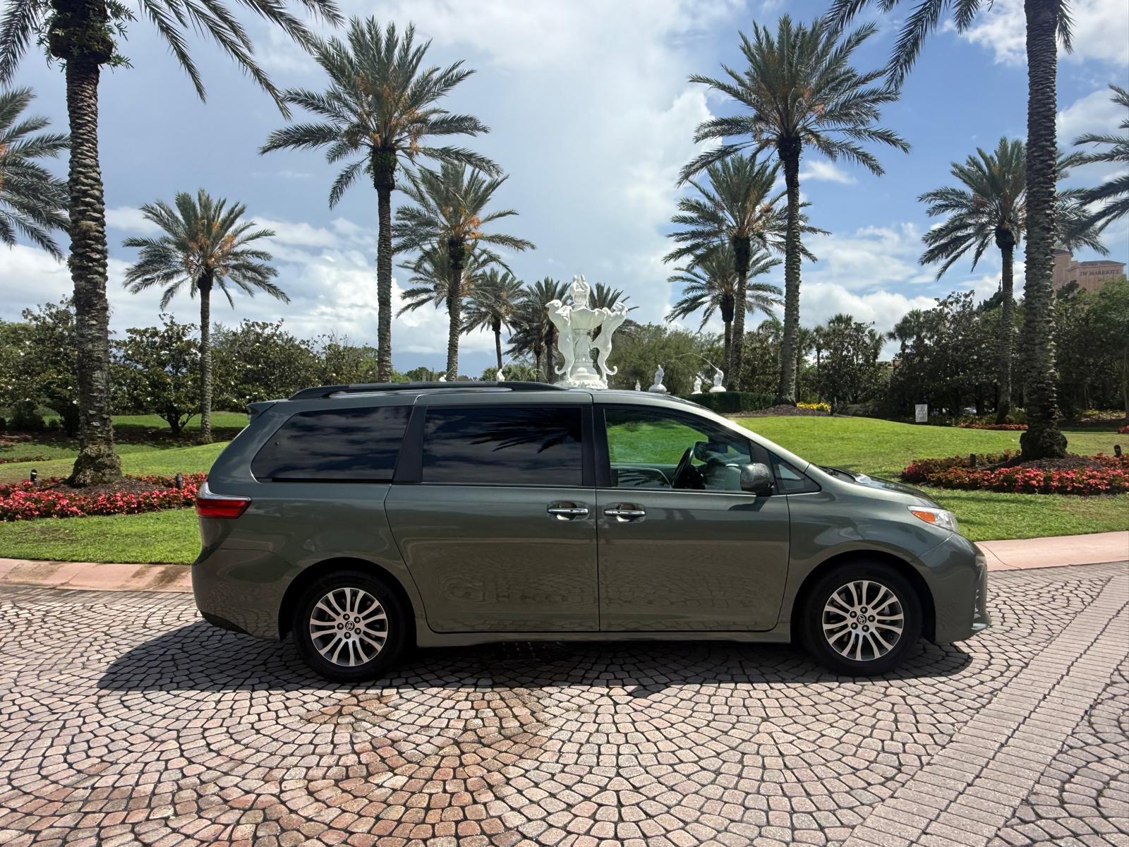Toyota Sienna 2020 in Kissimmee, FL