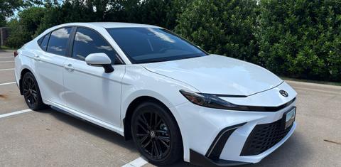 Toyota Camry Hybrid 2025