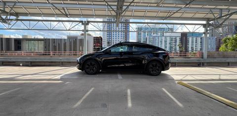 Tesla Model Y 2025