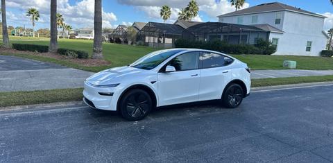 Tesla Model Y 2026