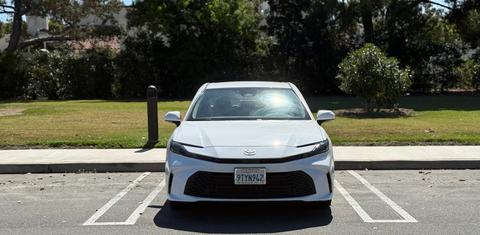 Toyota Camry Hybrid 2025