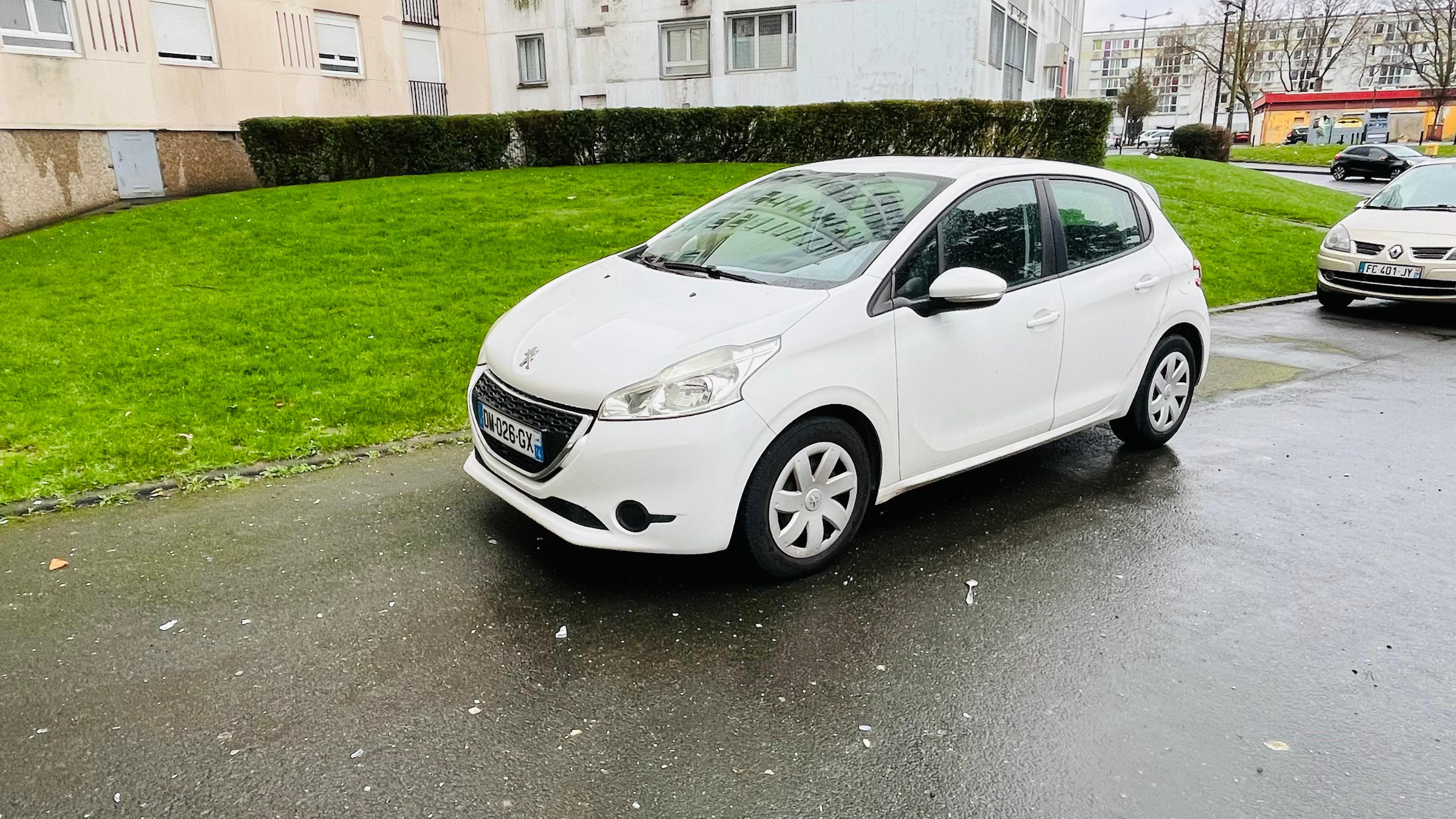 Peugeot 208 2014 à Le Havre