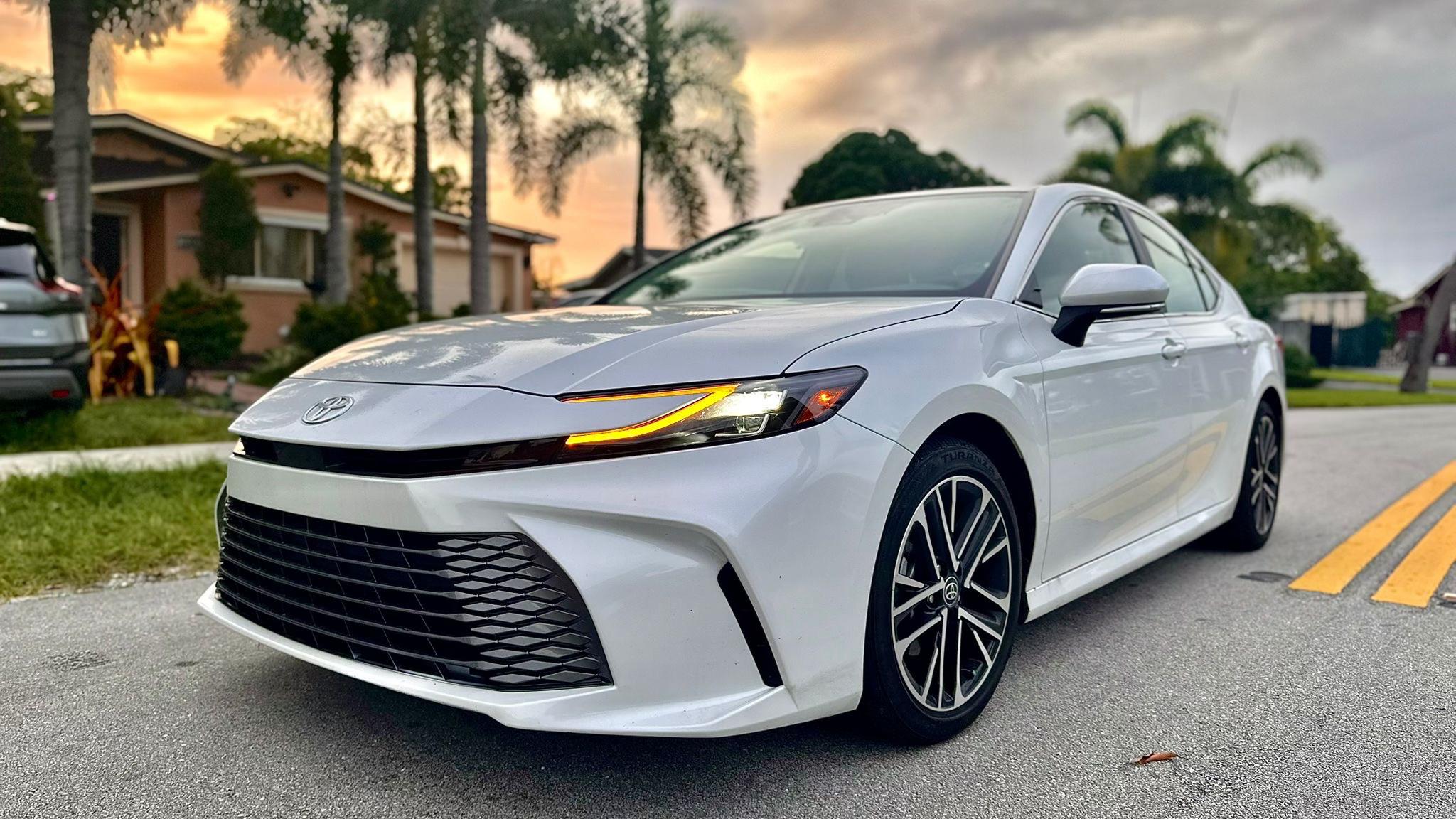 Toyota Camry Hybrid 2025 in Sunrise, FL