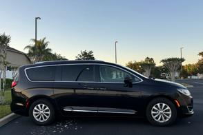 Chrysler Pacifica car
