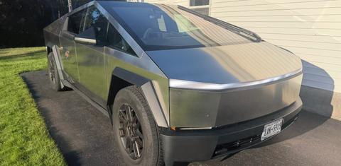Tesla Cybertruck 2025