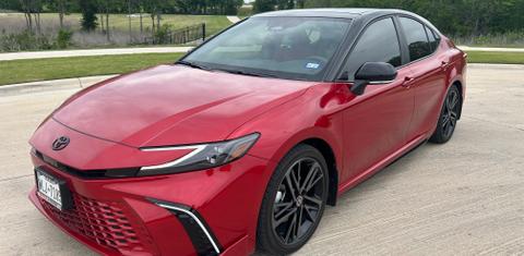 Toyota Camry Hybrid 2025