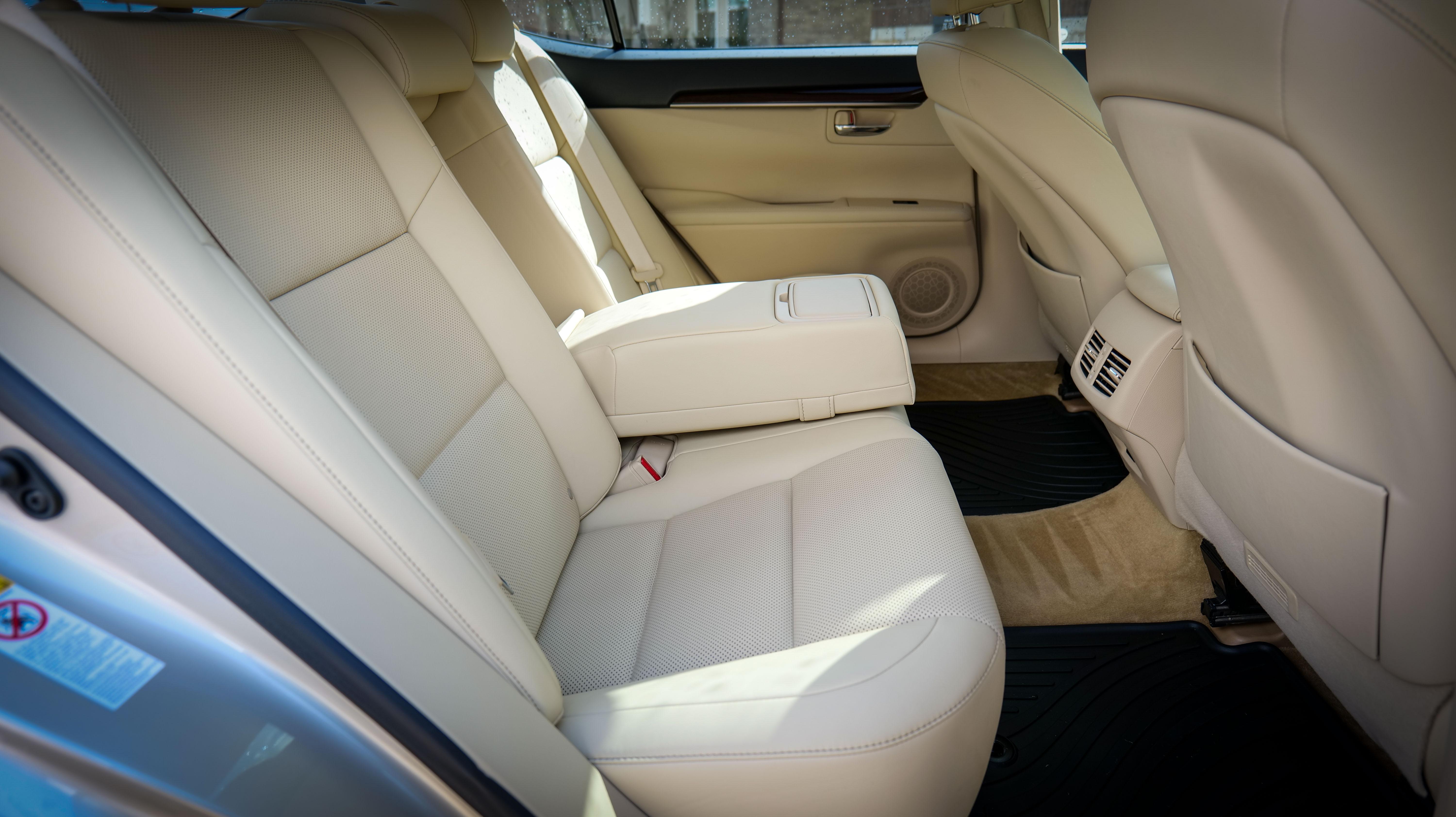 Lexus ES 2015 in Katy, TX