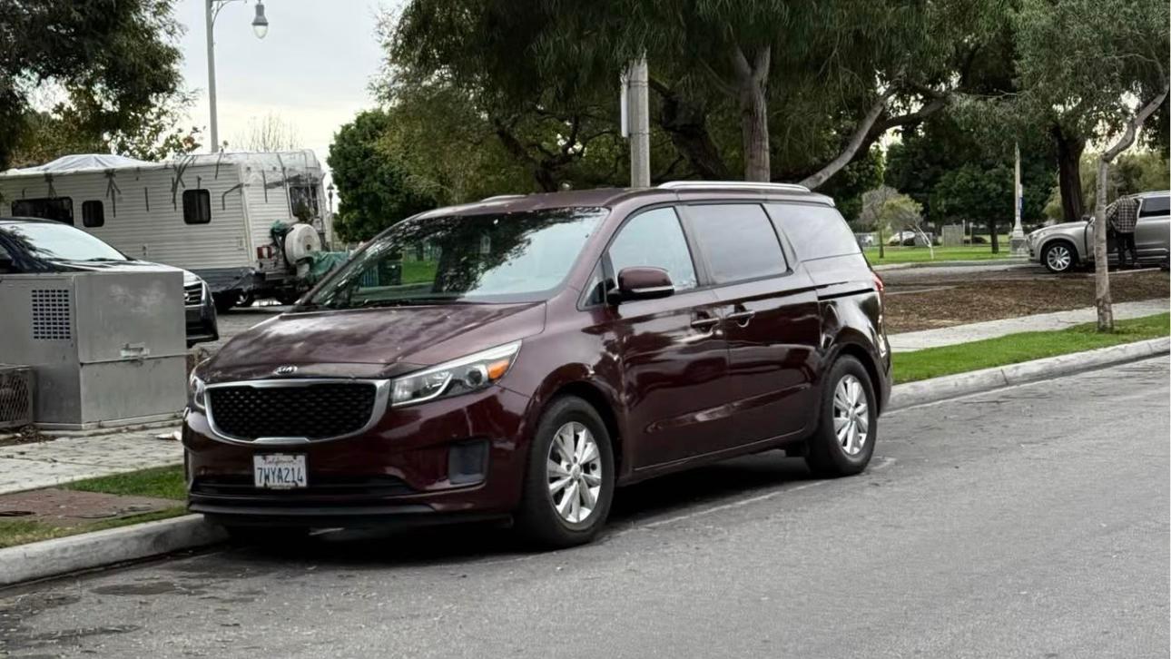 Kia Sedona 2017 in 