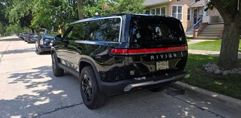 Rivian R1S 2024