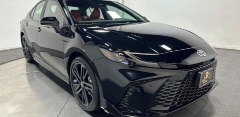 Toyota Camry Hybrid 2026