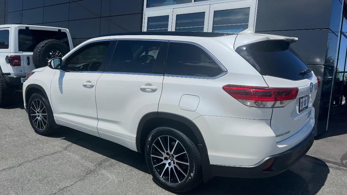 Toyota Highlander 2017 in Sitka, AK