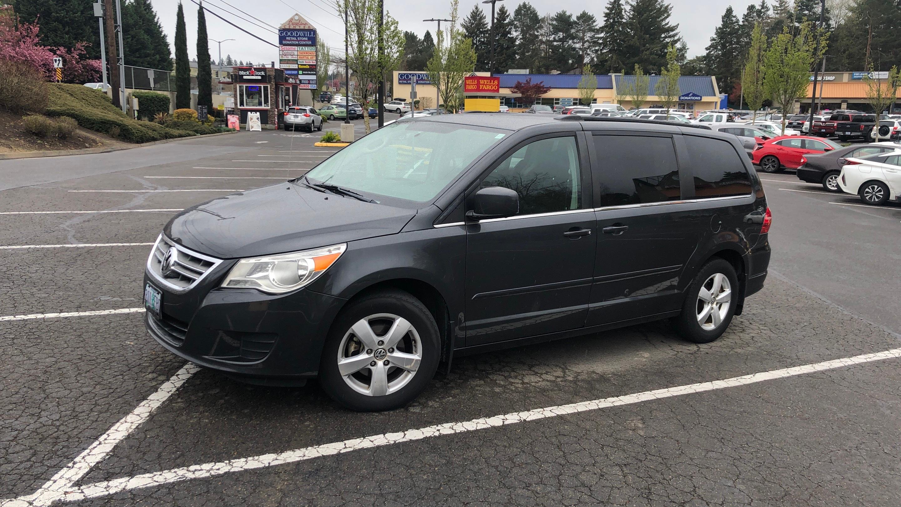 Volkswagen Routan 2011 in 