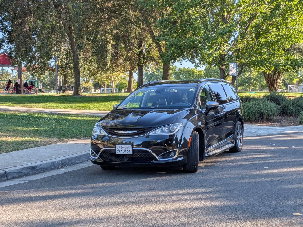 Chrysler Pacifica 2017 in Sacramento, CA