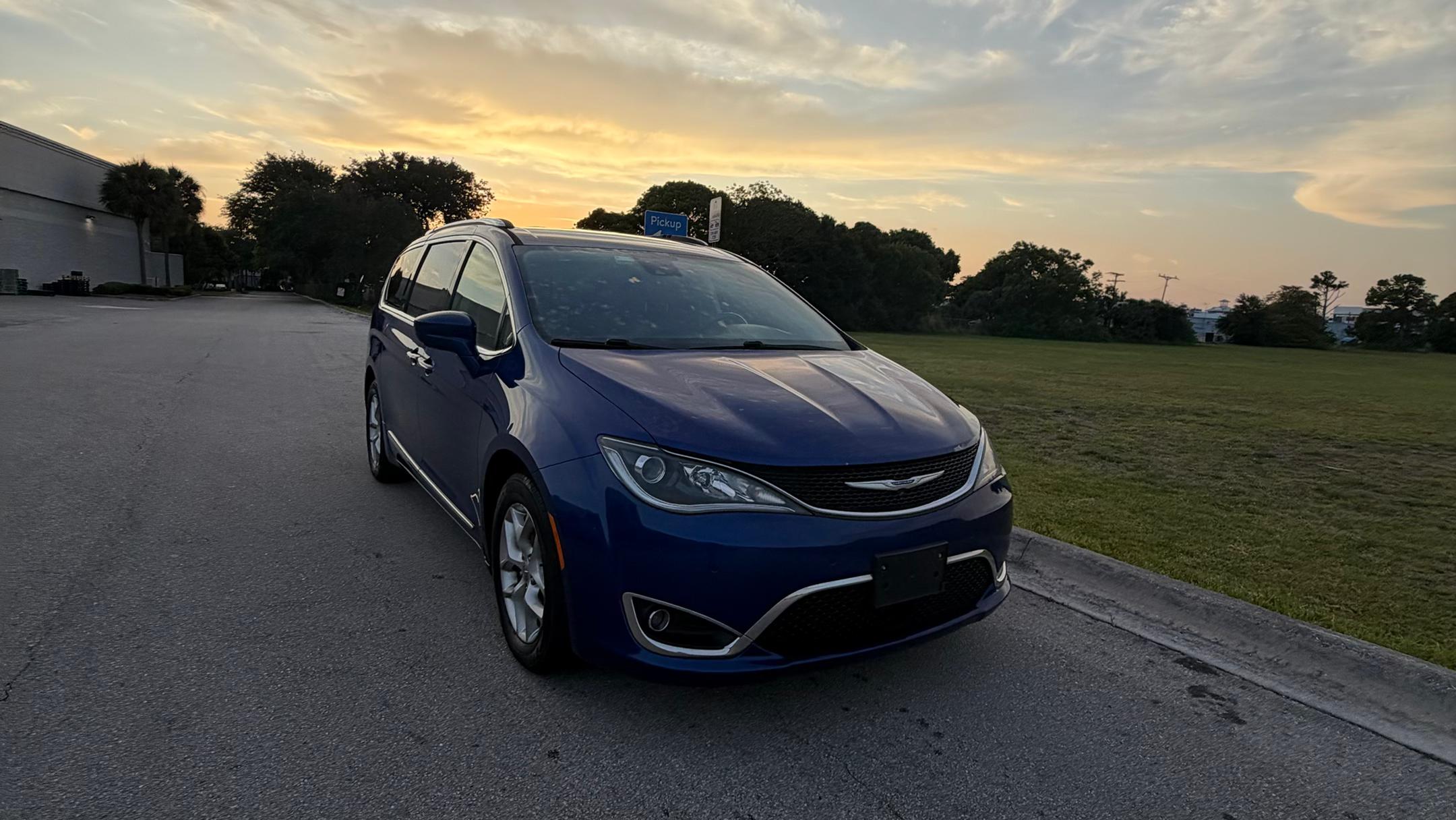 Chrysler Pacifica 2019 in West Palm Beach, FL