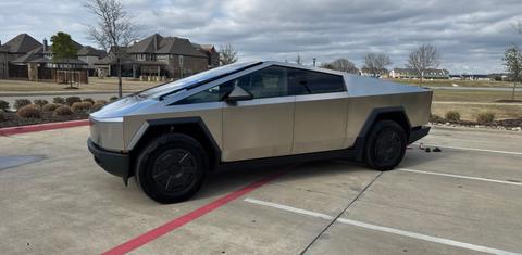Tesla Cybertruck 2025