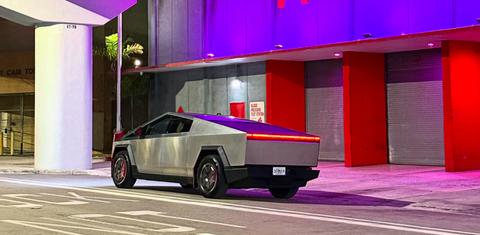 Tesla Cybertruck 2025