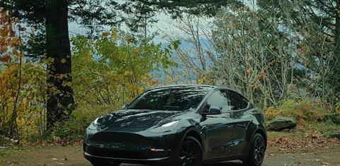 Tesla Model Y 2025