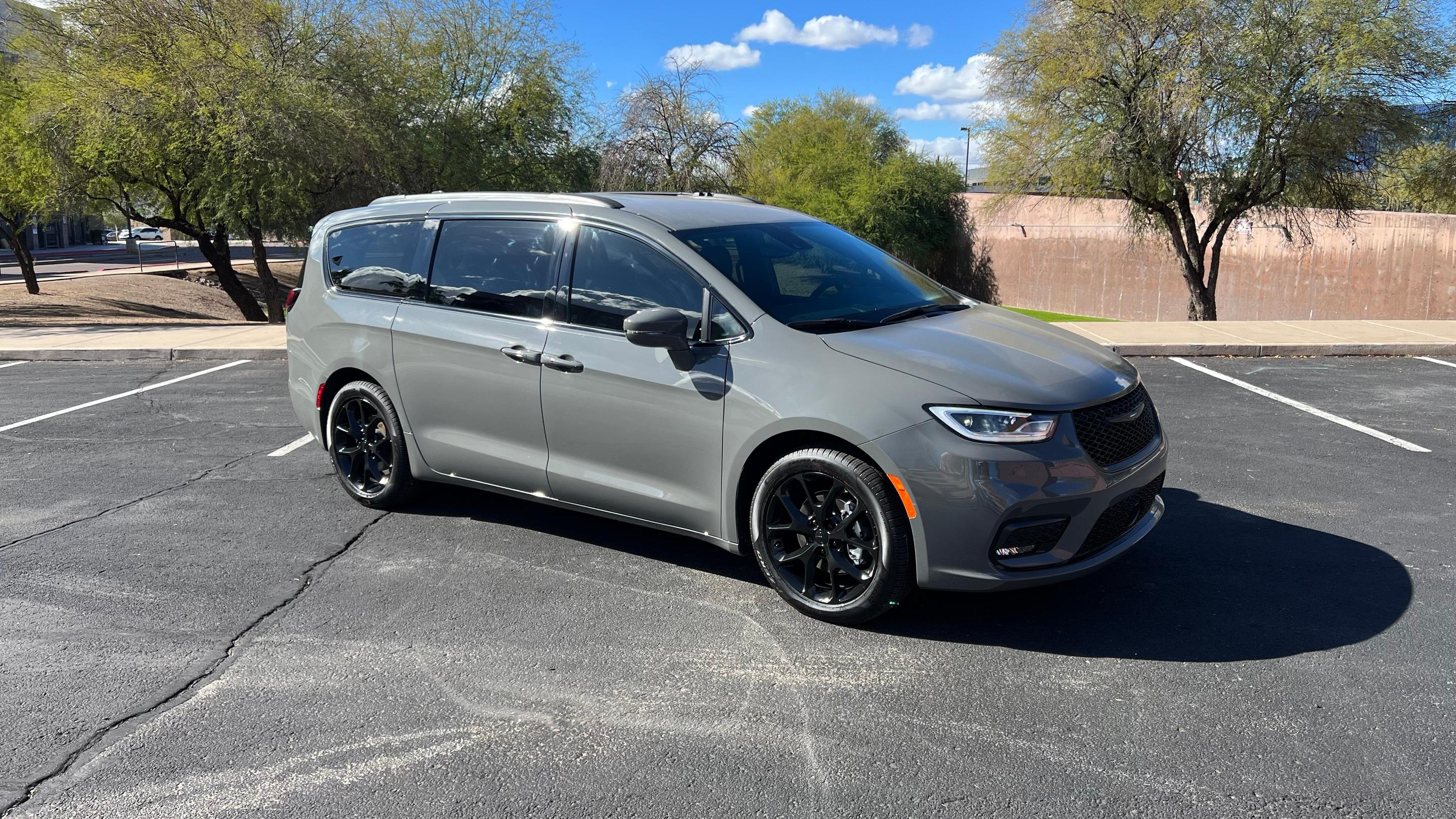 Chrysler Pacifica 2022 in Phoenix, AZ