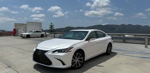 Lexus ES 2024