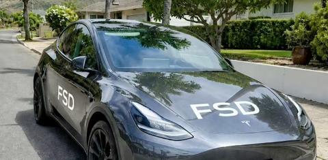 Tesla Model Y 2024