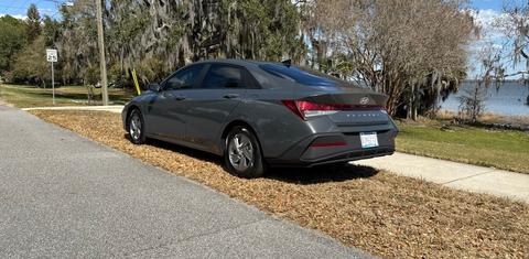 Hyundai Elantra 2025