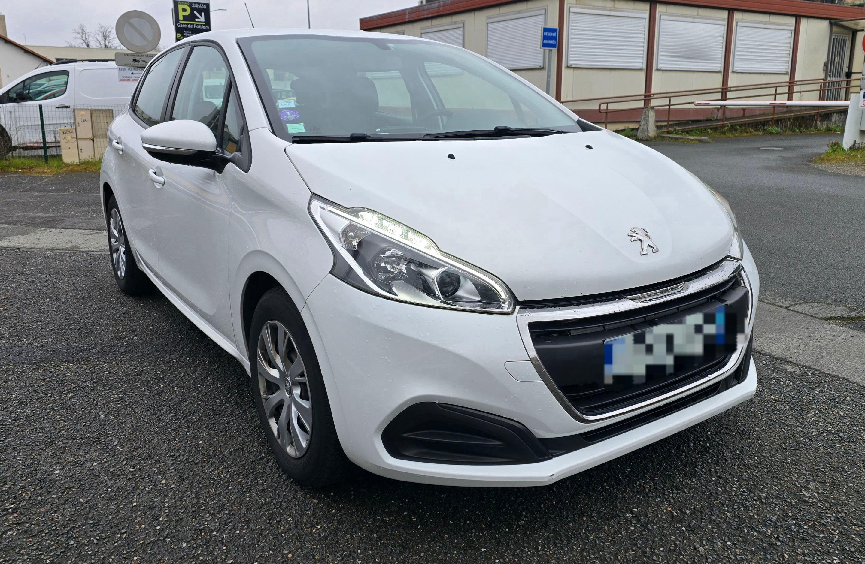 Peugeot 208 2018 à Bordeaux