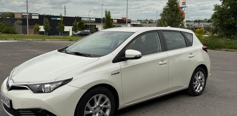 Toyota AURIS 2016