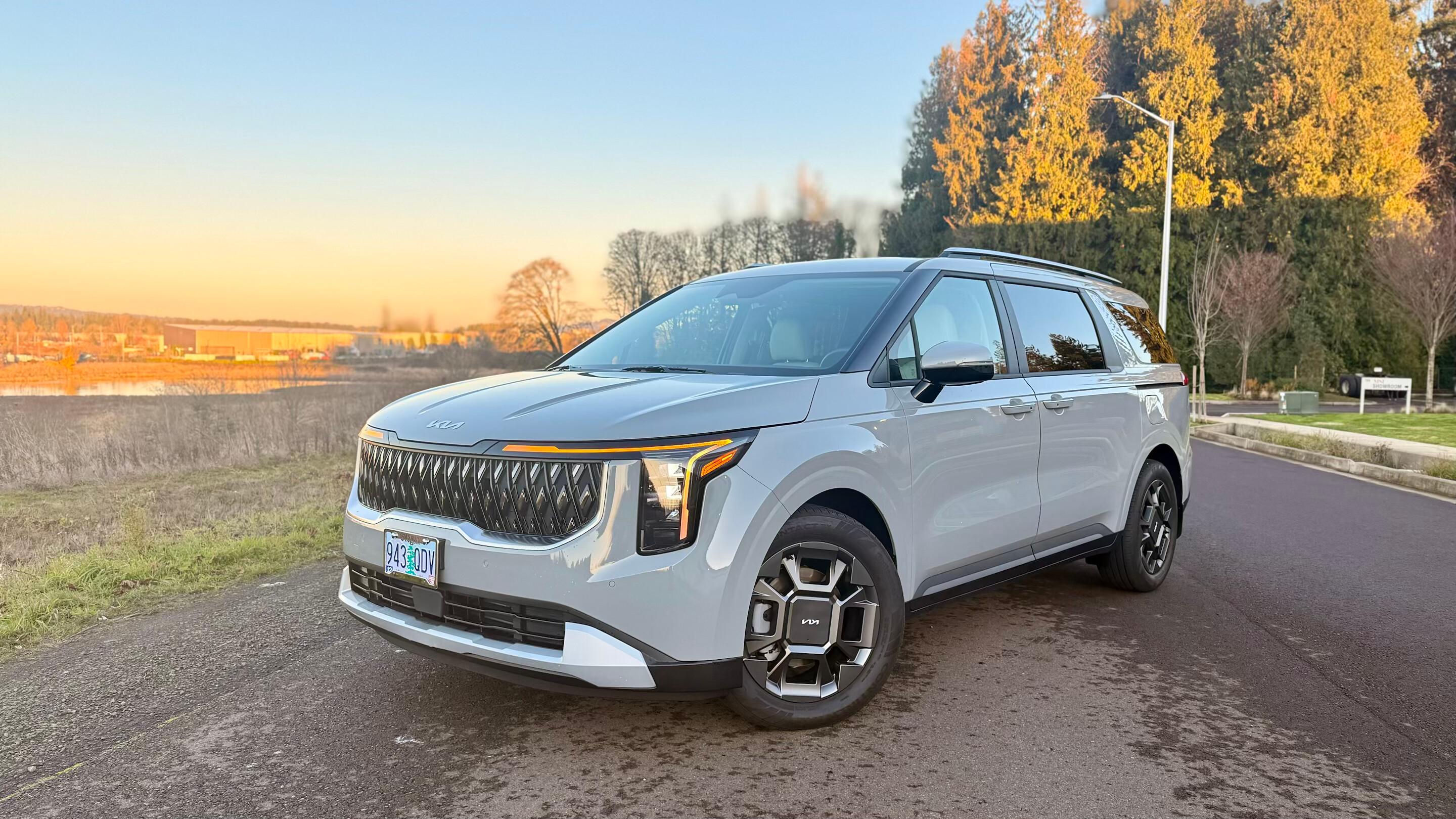 Kia Carnival 2025 in Beaverton, OR