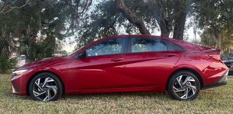 Hyundai Elantra 2025