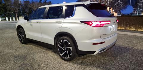 Mitsubishi Outlander 2023