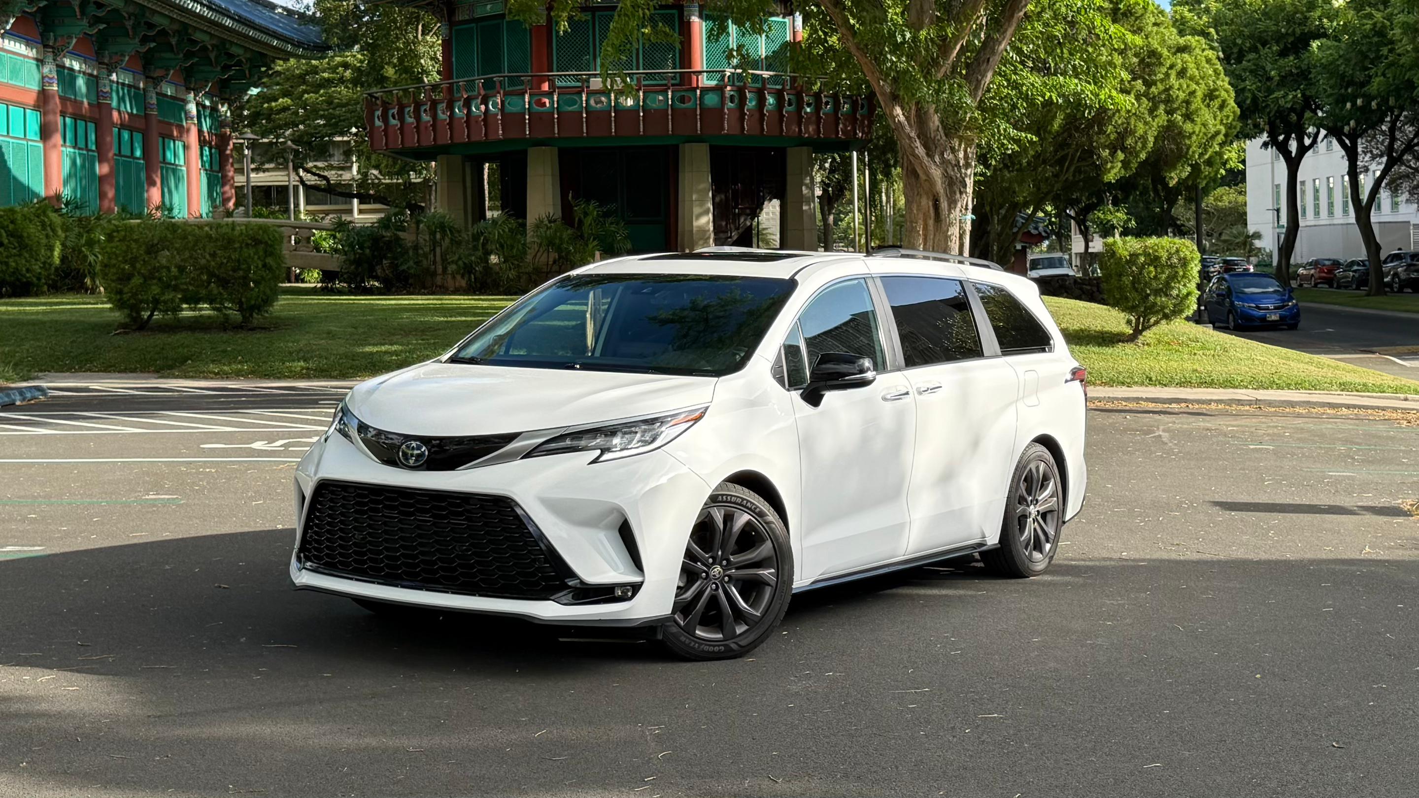 Toyota Sienna 2024 in Honolulu, HI
