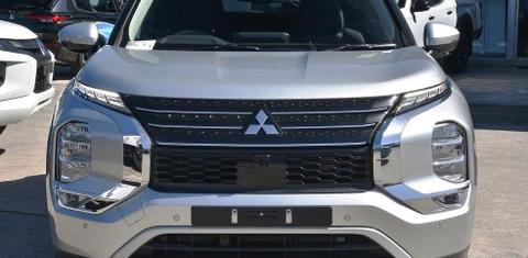 Mitsubishi OUTLANDER 2024