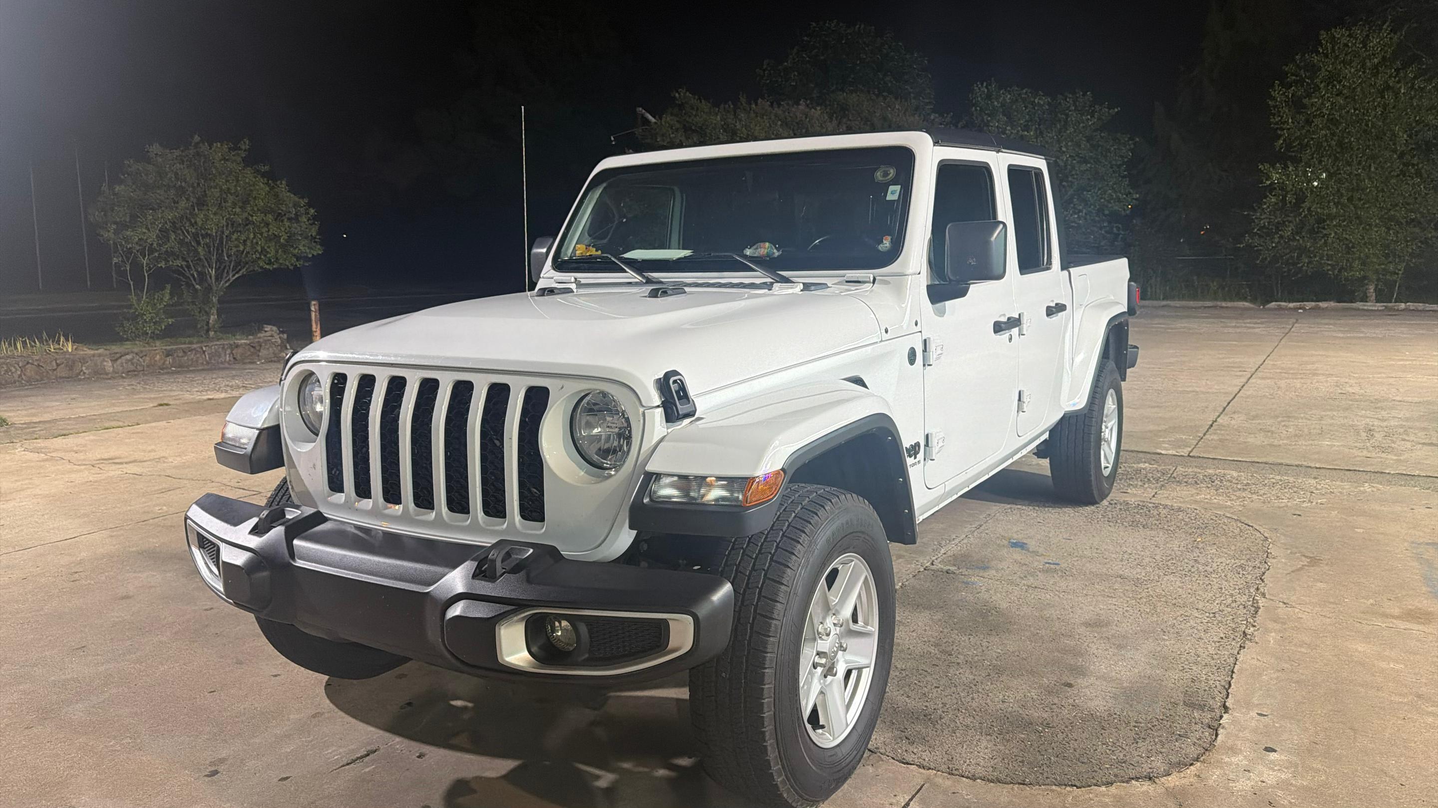 Jeep Gladiator 2023 in Little Rock, AR