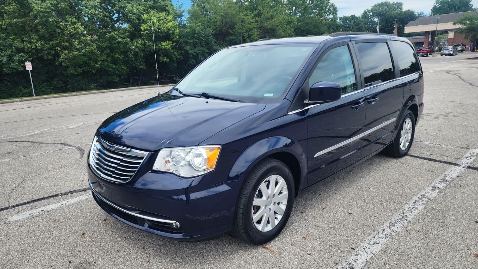 Chrysler Town & Country 2015 in Columbus, OH