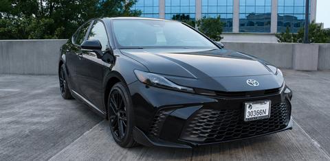 Toyota Camry Hybrid 2026