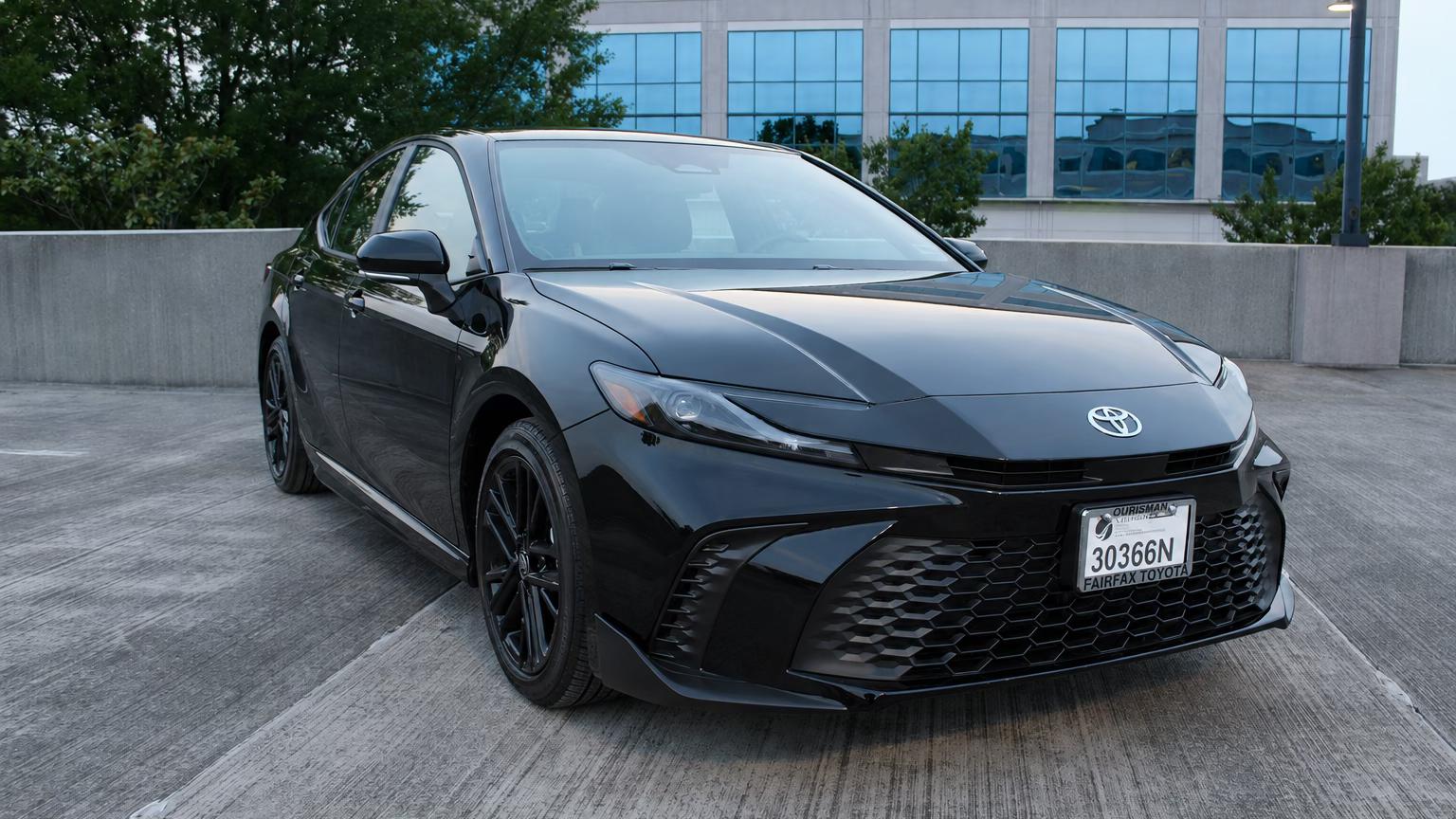 Toyota Camry Hybrid 2026 in Herndon, VA