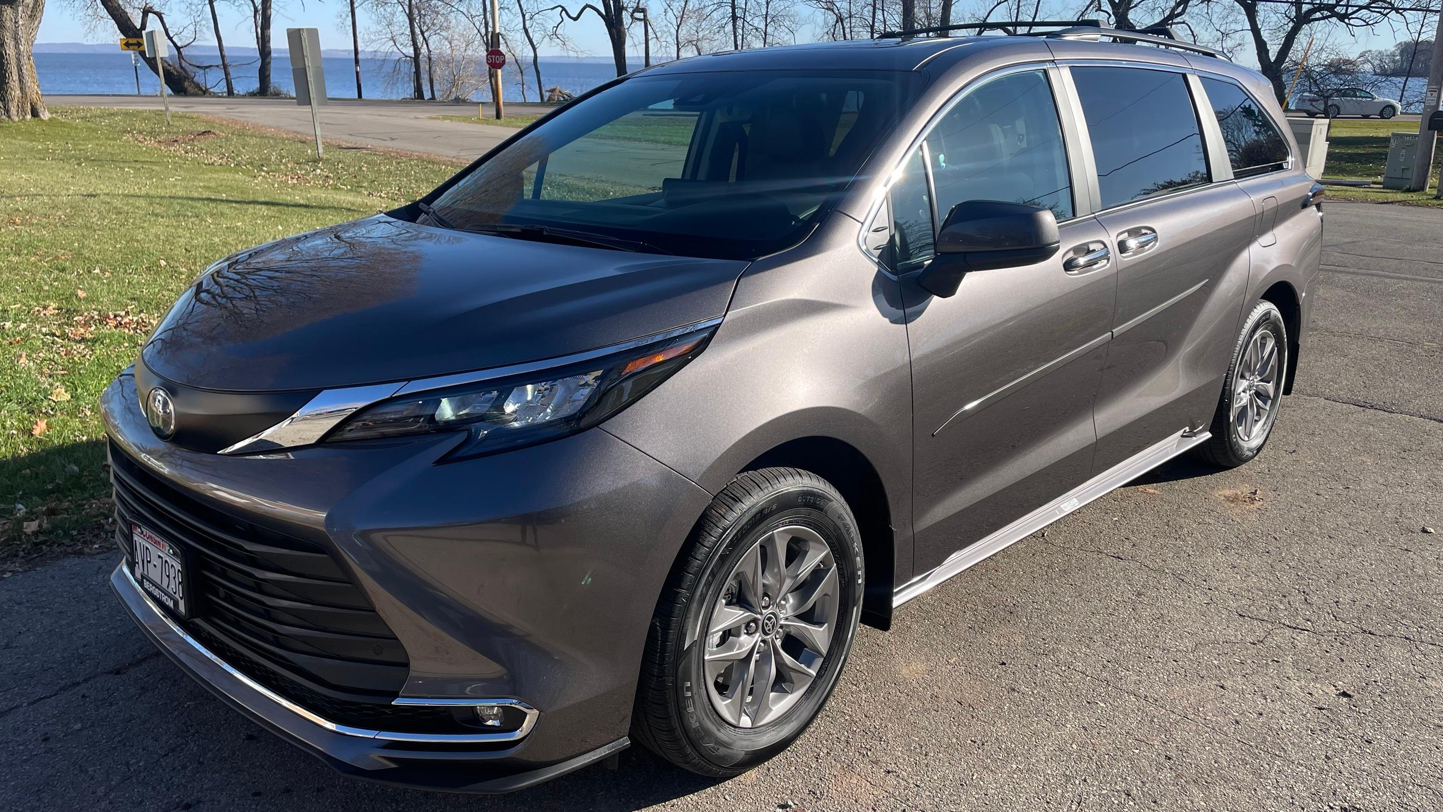 Toyota Sienna 2024 in Neenah, WI