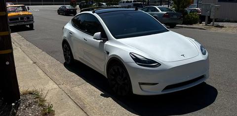 Tesla Model Y 2022