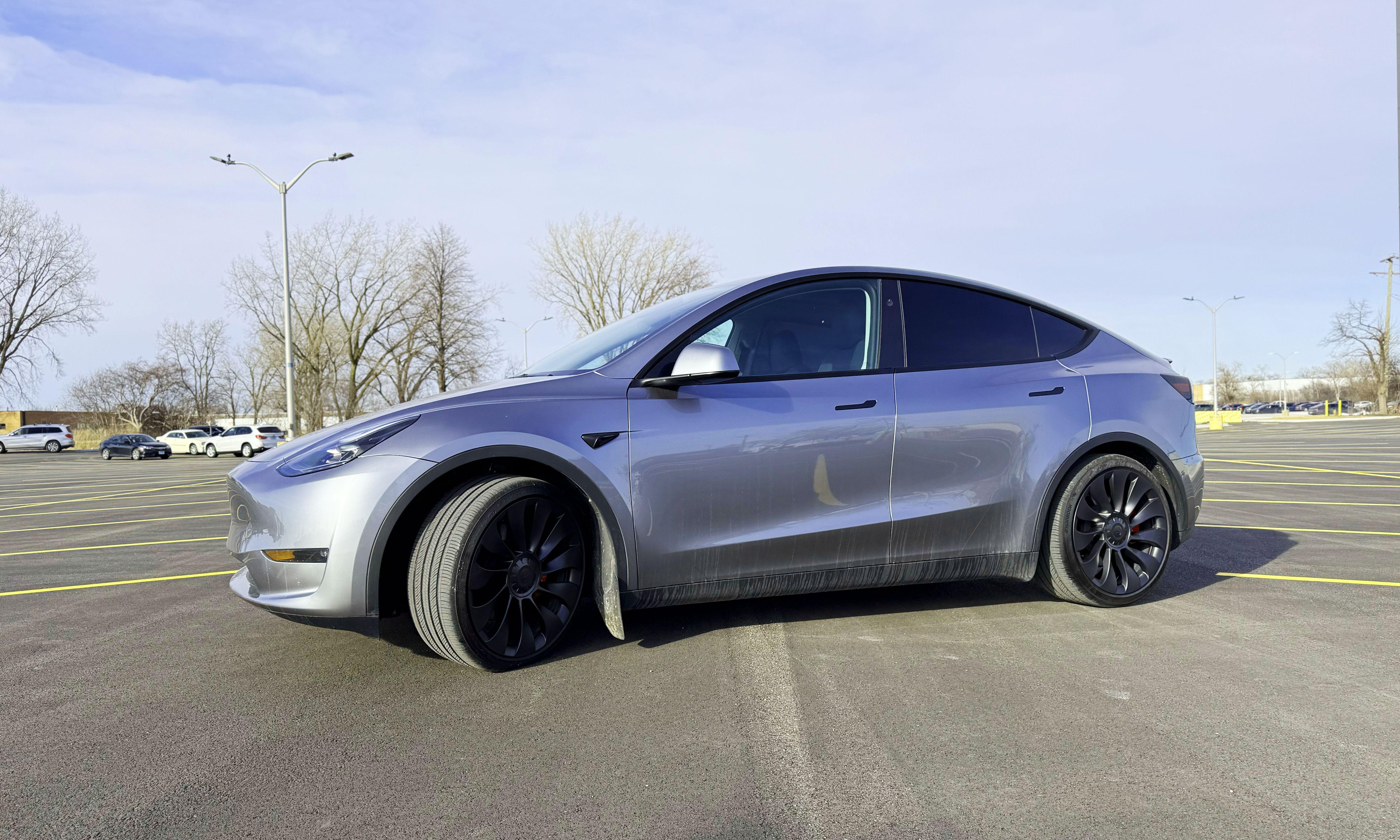 Tesla Model Y 2024 in Rolling Meadows, IL