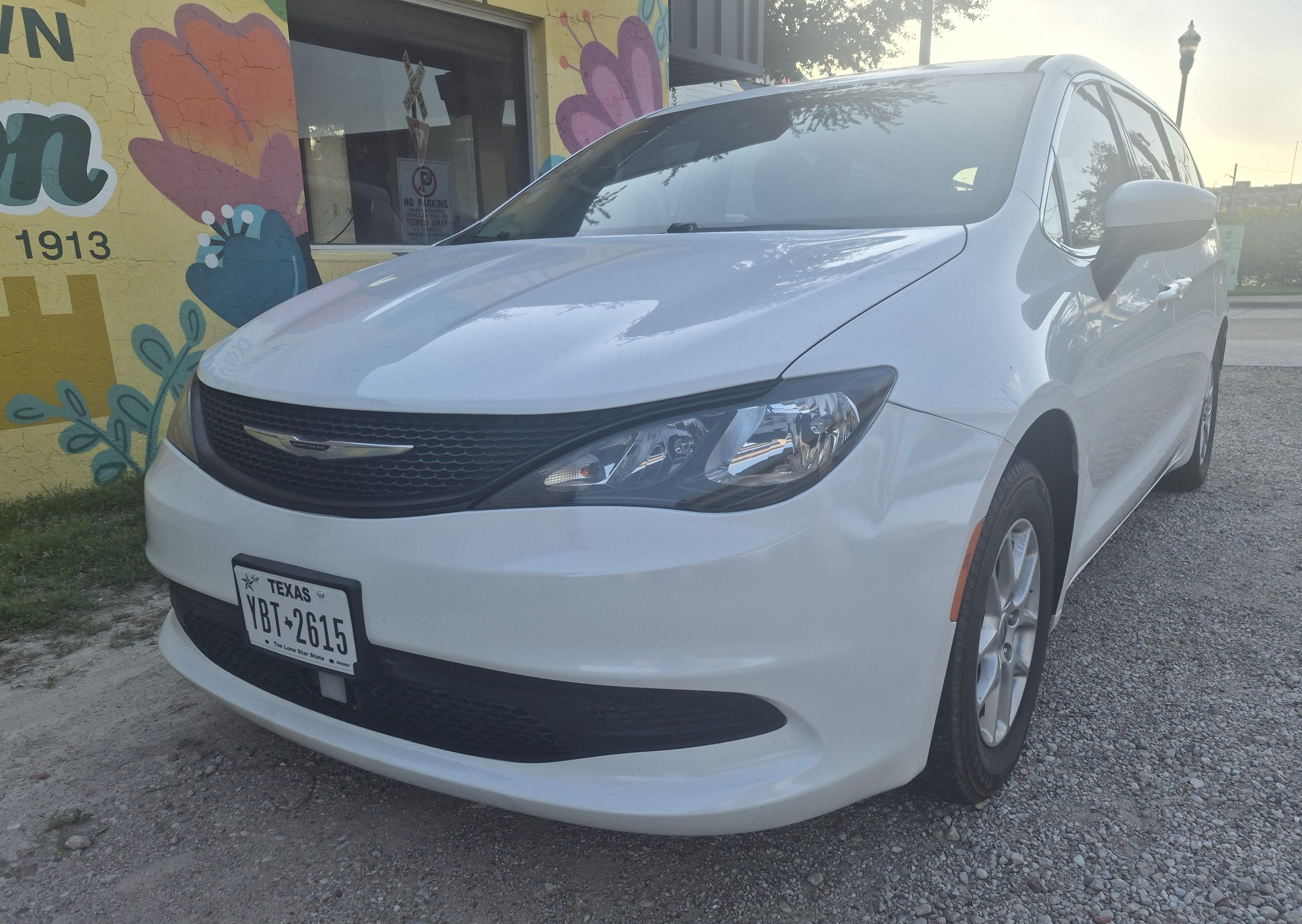 Chrysler Voyager 2021 in Carrollton, TX
