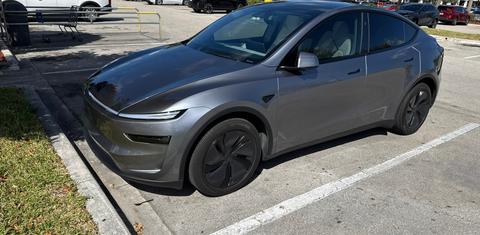 Tesla Model Y 2026