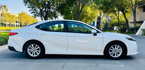 Toyota Camry Hybrid 2025