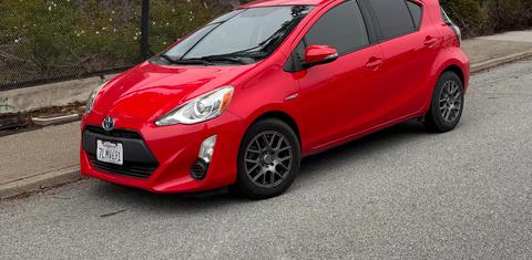 Toyota Prius c 2015